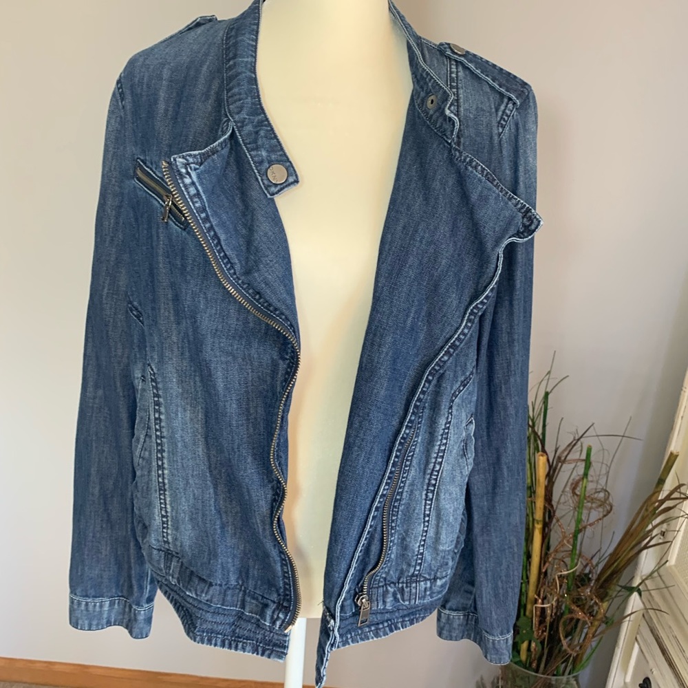 DKNY Denim Jacket Women’s Size Medium